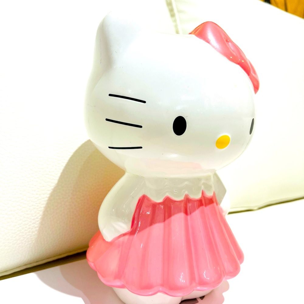 Hellokitty Ceramic Display - image 3